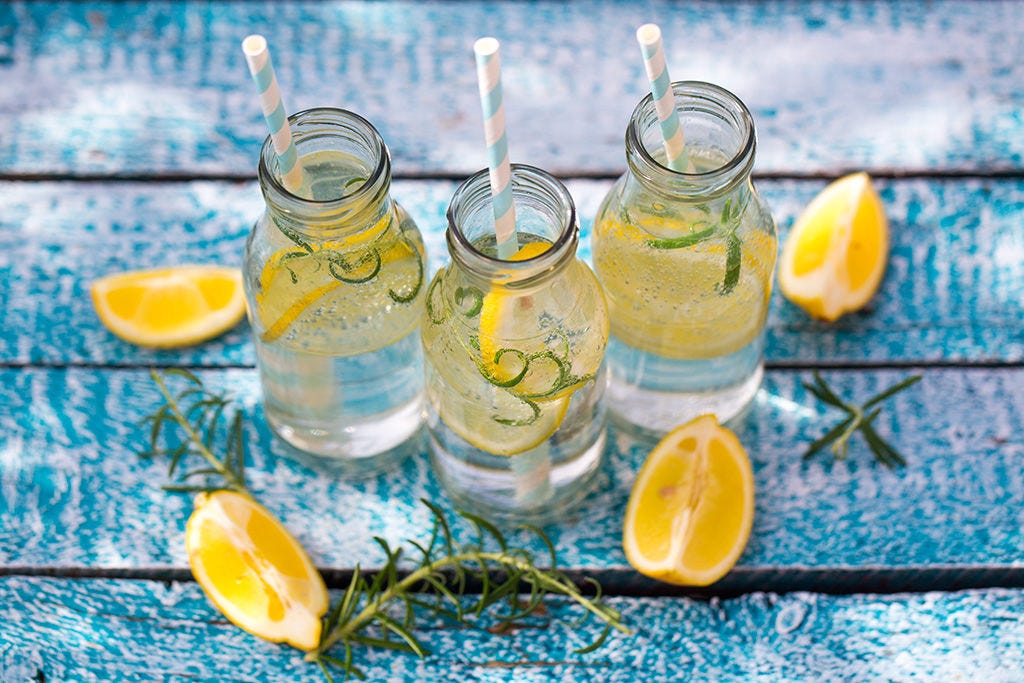 Tomar zumo de limon es malo